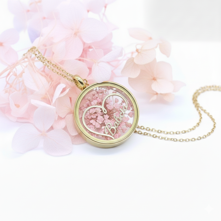 Sekretnik z różowymi cyrkoniami, Dzień Babci